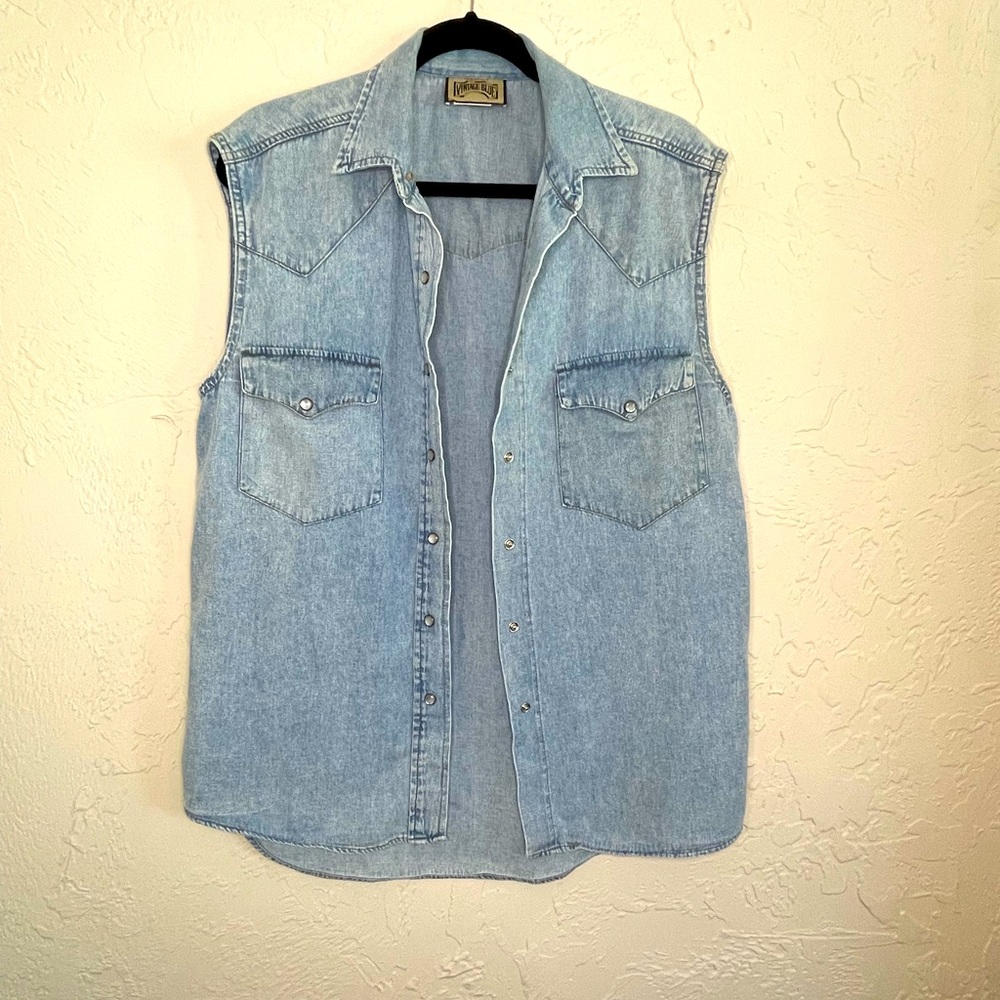 Vintage Blue western shirt, sleeveless. NWOT, men’s size small, women’s large.